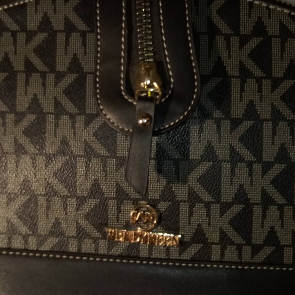 Bags - Picture 5 of 9